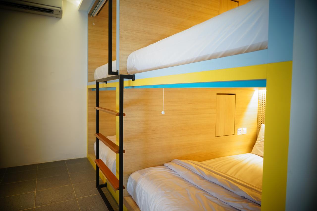 Borough Capsule Hostel Bali Legian Exteriér fotografie